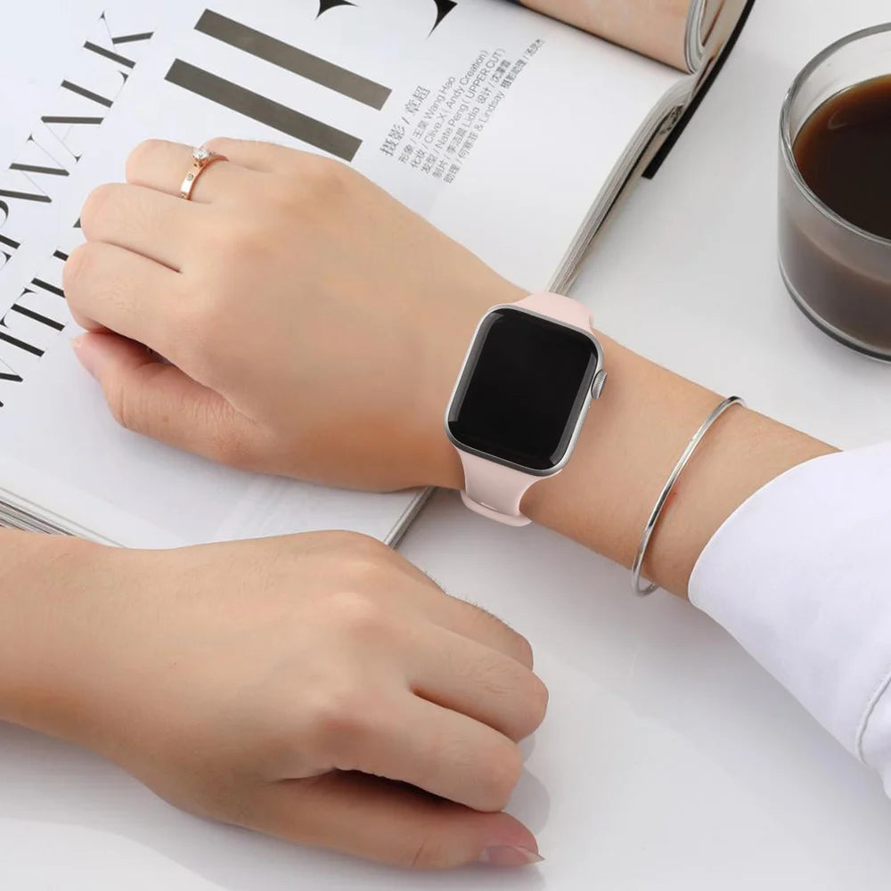 Silicone Slim Band For Apple Watch Band 49mm 46mm 45mm 41mm 44mm 40mm 38mm Strap Watchband Bracelet For iWatch 10 8 9 7 5 4 3 2